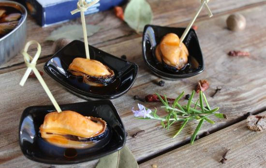 Tres tapas con mejillones / PIXABAY Tres tapas con mejillones / PIXABAY