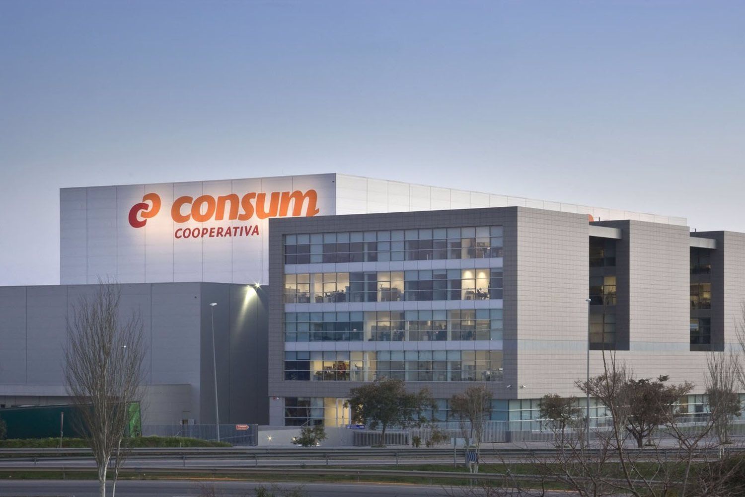 Las oficinas de la cadena de supermercados Consum / EP Las oficinas de la cadena de supermercados Consum / EP