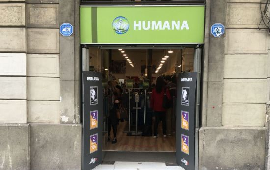 Una tienda de Humana en Barcelona / CONSUMIDOR GLOBAL Una tienda de Humana en Barcelona / CONSUMIDOR GLOBAL