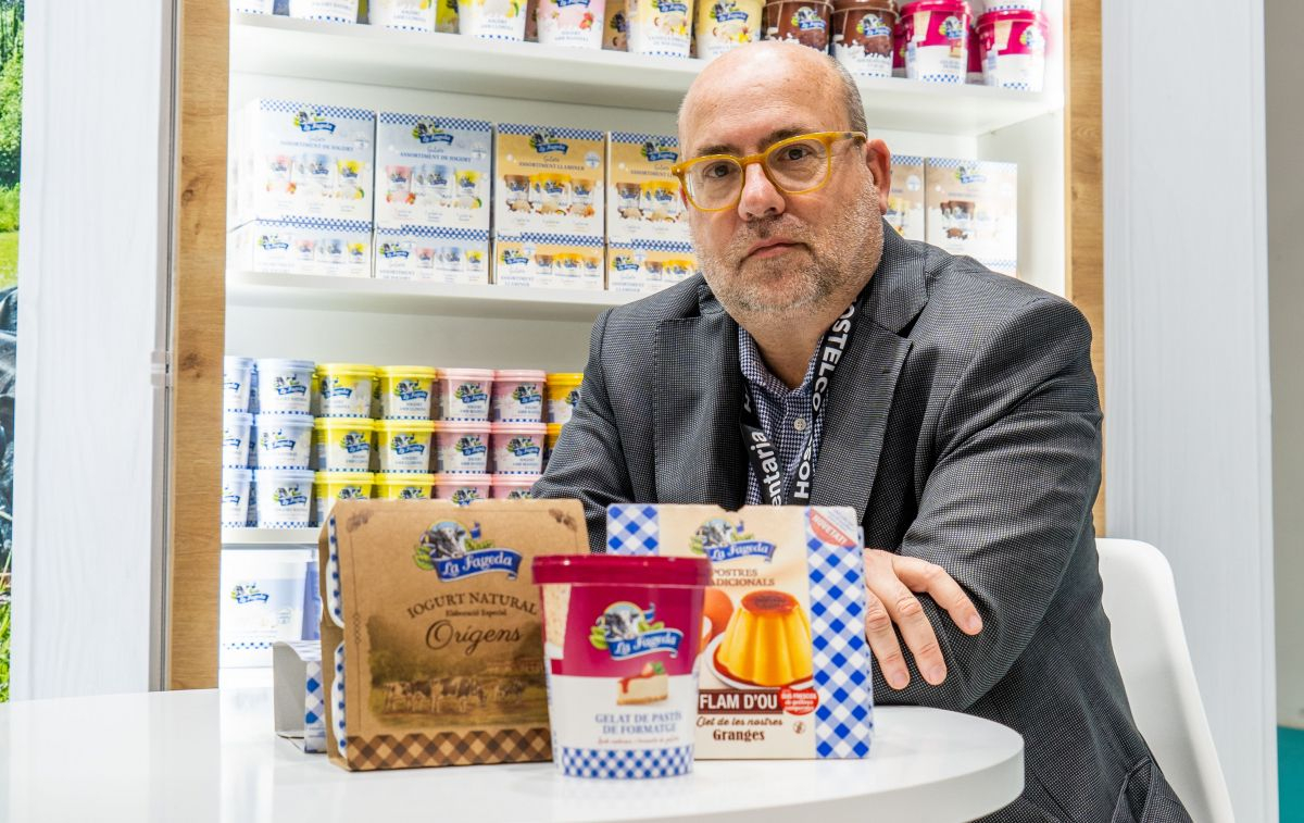 Francesc Galí, director de marketing de la cooperativa de yogures La Fageda, en la feria Alimentaria / LUIS MIGUEL AÑÓN (CG)