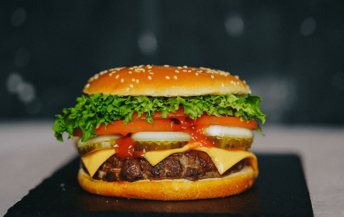 Una hamburguesa / UNSPLASH