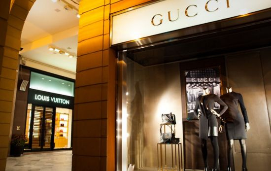 Dos establecimientos de las marcas de lujo Gucci y Louis Vuitton / FLICKR Dos establecimientos de las marcas de lujo Gucci y Louis Vuitton / FLICKR