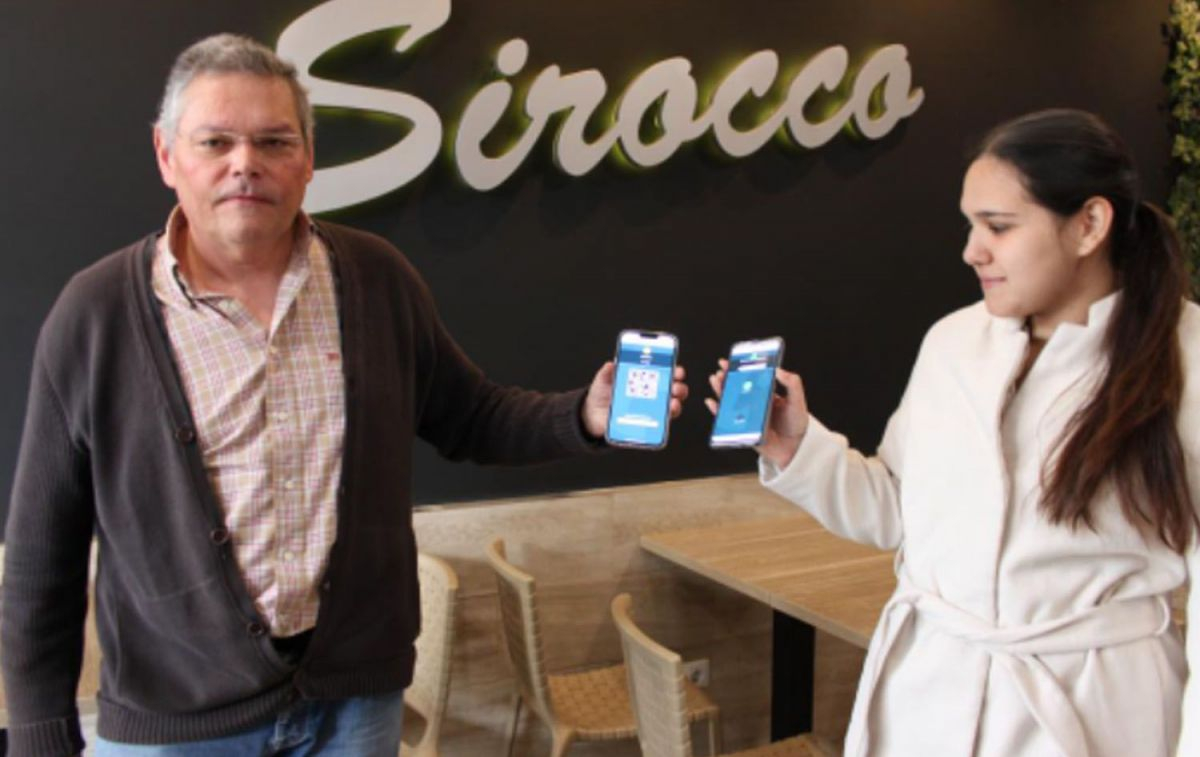 Los propietarios de Sirocco Coffee & Bar presumen de que sus clientes pueden realizar pagos con criptomonedas / FACEBOOK