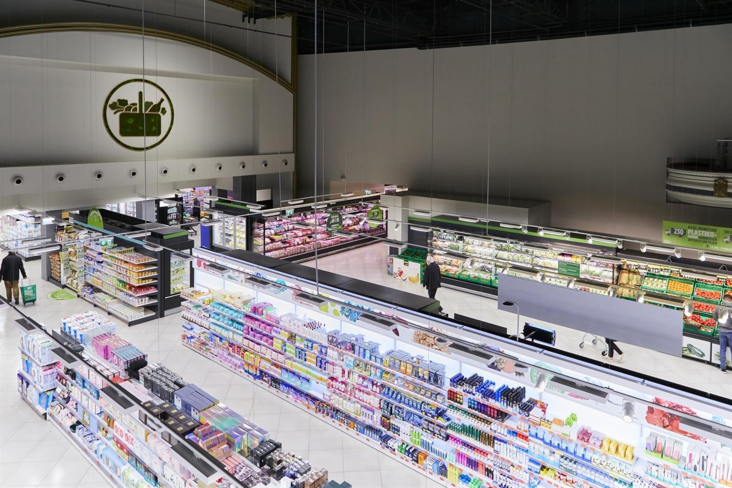 Mercadona supermarket with a wide range of white brands / EP