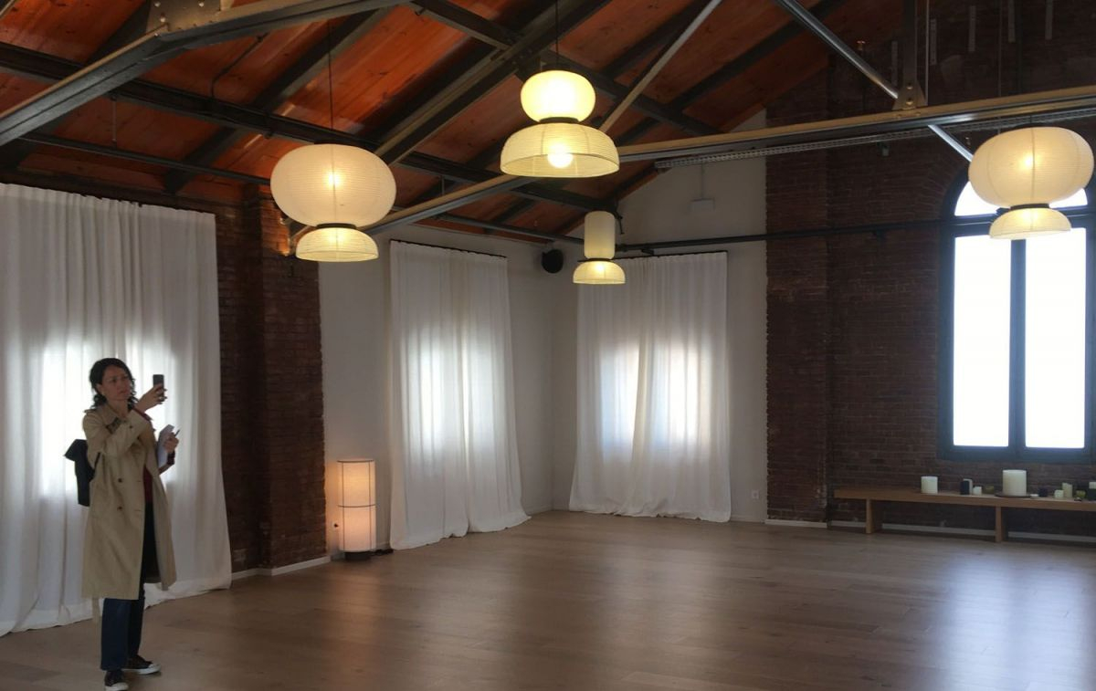 La sala de yoga y meditación de Juno House / CG