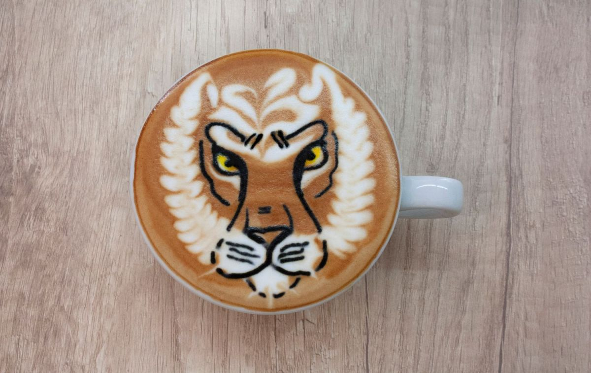 Dibujo sobre la taza de café de Karen Quiroga, campeona de Latte Art / KAREN QUIROGA