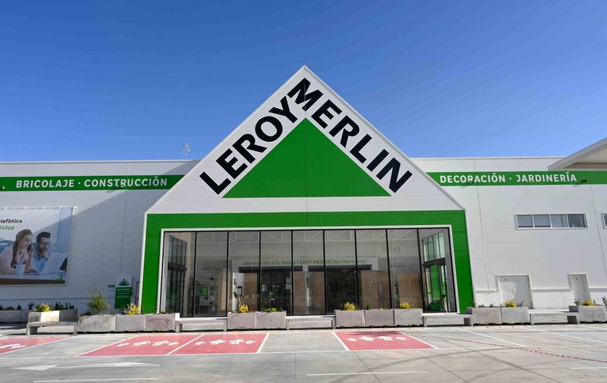 La puerta de una de las tiendas de Leroy Merlin  LEROY MERLIN