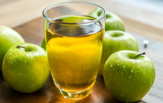 Un vaso de zumo de manzana casero / FREEPIK Un vaso de zumo de manzana casero / FREEPIK