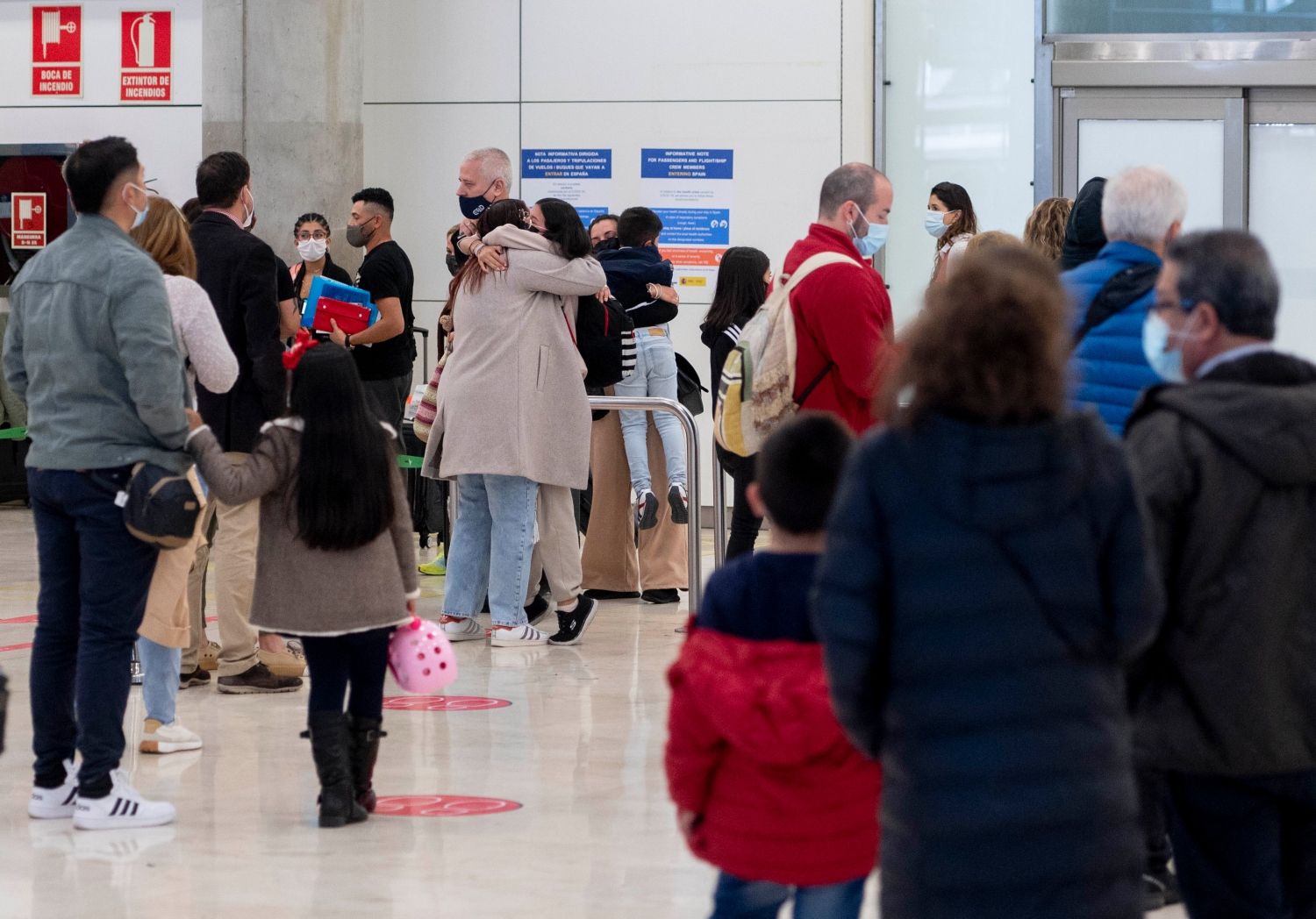 Viajeros en la Terminal T4 del aeropuerto Adolfo Suárez de Madrid / EP