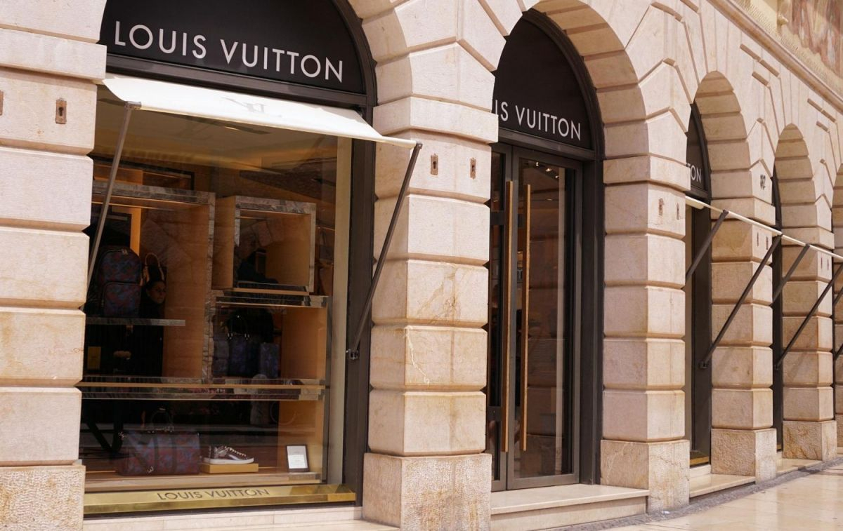 Fachada de una tienda de Louis Vuitton / PIXABAY