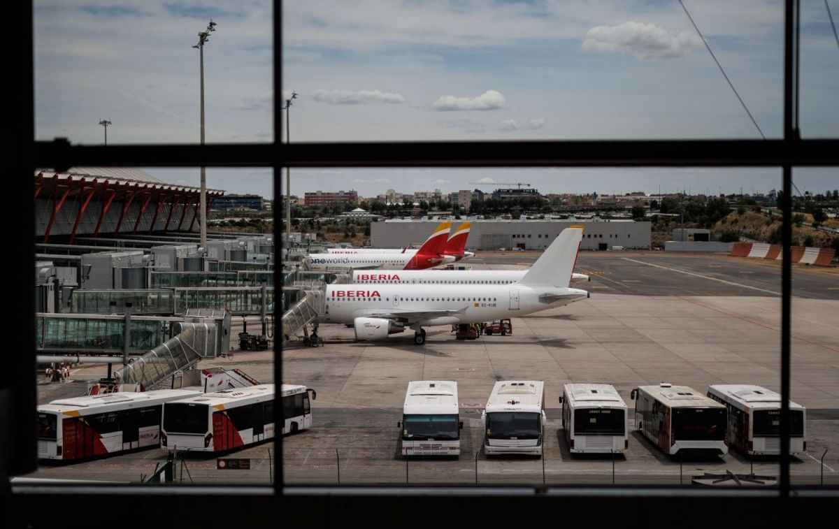 Varios aviones de Iberia en la pista de la Terminal 4 del aeropuerto Adolfo Suárez Madrid-Barajas / EP