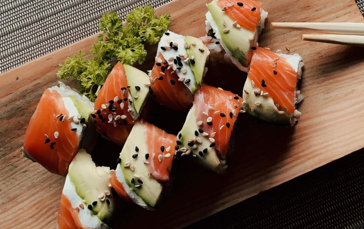 Varias piezas de sushi / UNSPLASH