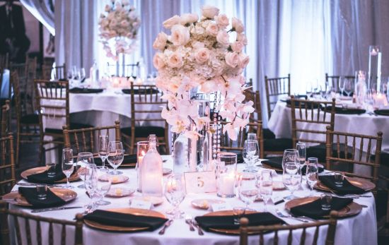 La decoración o el cátering, servicios imprescindibles en una boda / PEXELS La decoración o el cátering, servicios imprescindibles en una boda / PEXELS