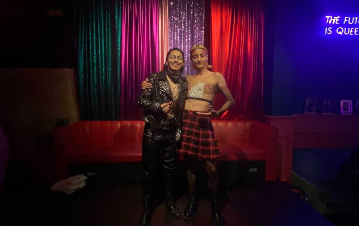 El drag King, Ken Pollet actuando en el bar Candy Darling / CG