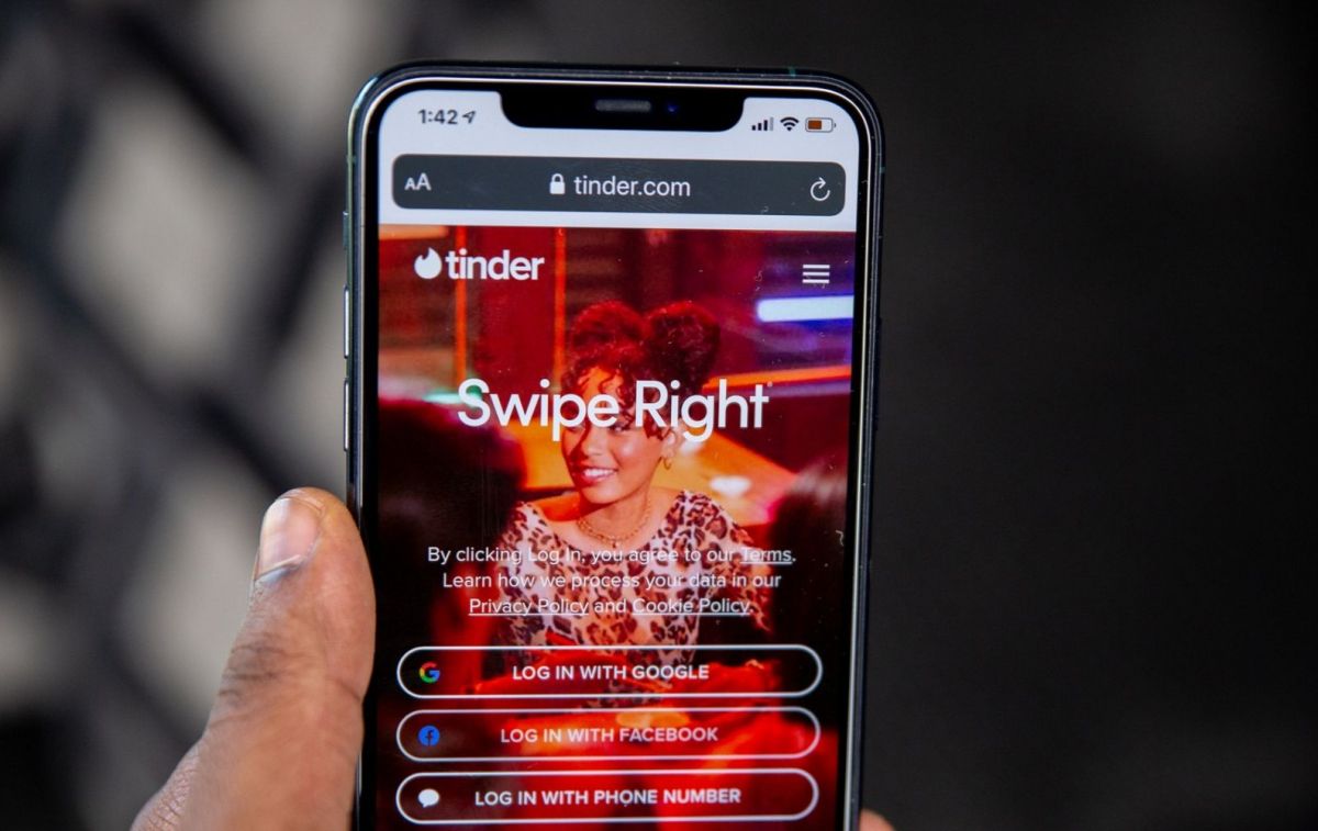 Tinder, una app móvil para buscar el amor o ligar / PIXABAY