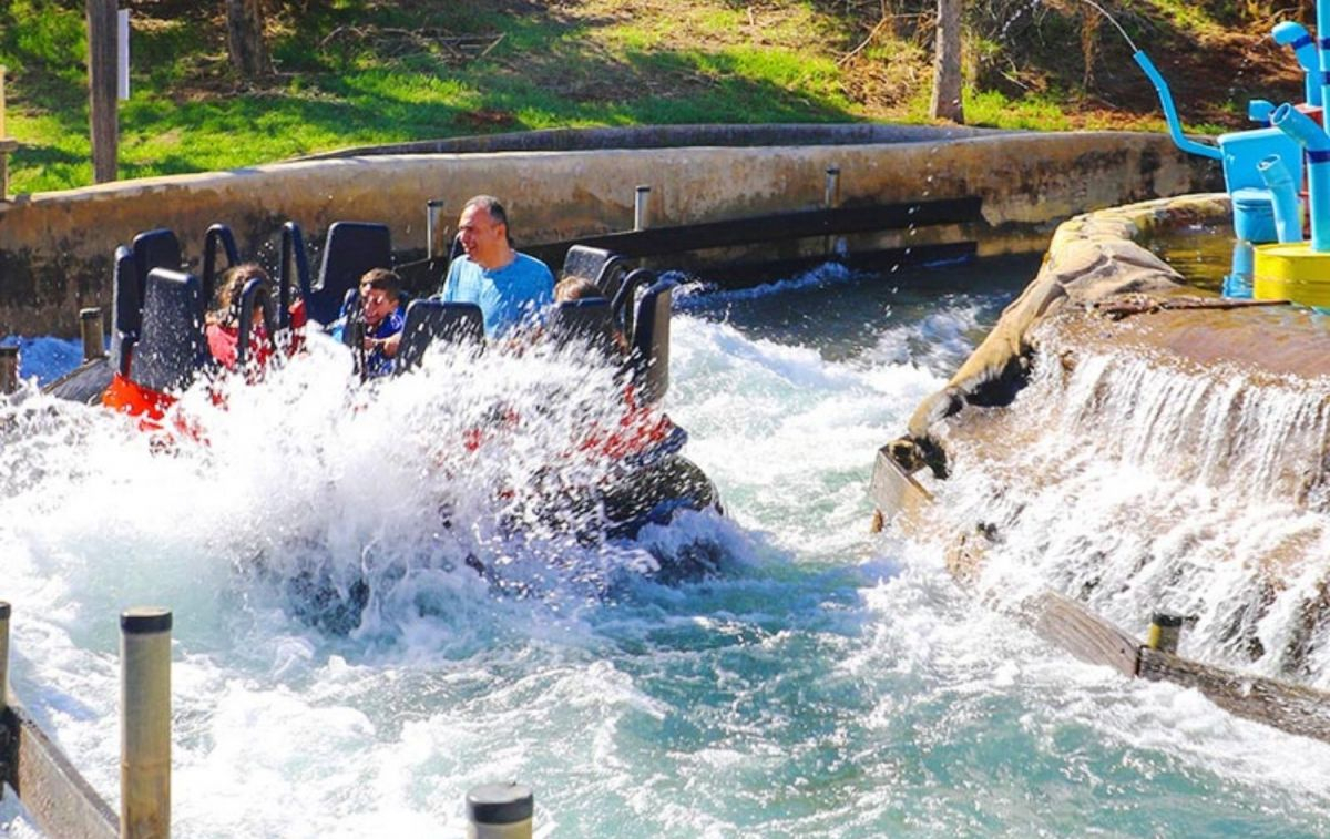 Los rápidos son una de las atracciones acuáticas de más reclamo en Parque Warner / CG