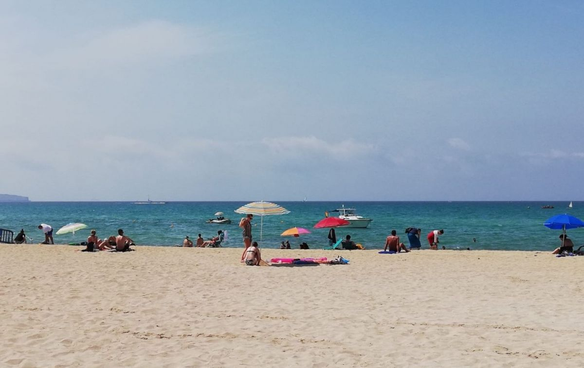 Una de las playas españolas con poca gente / EP