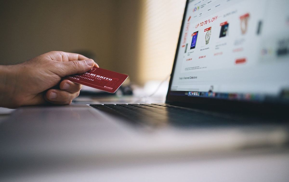 Una persona realiza una compra online en un e-commerce / PIXABAY Una persona realiza una compra online en un e-commerce / PIXABAY