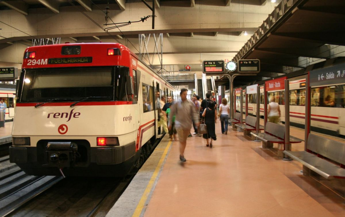 Un tren de Renfe Cercanías en una estación / FLICKR CREATIVE COMMONS