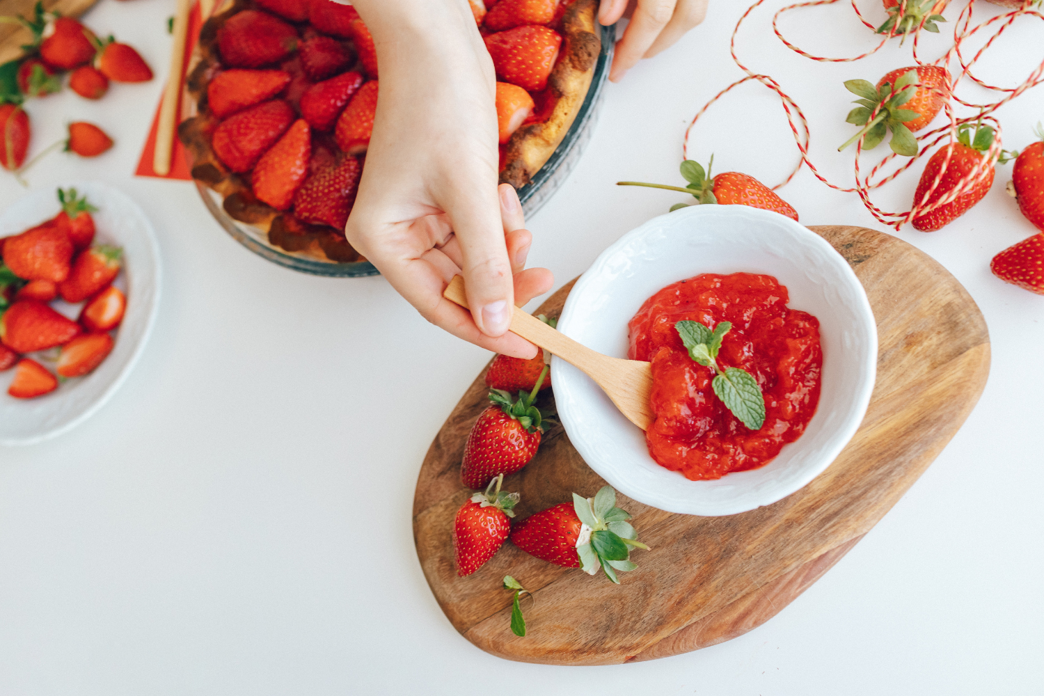 Plato de mermelada de fresa / PEXELS