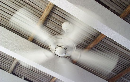 Un ventilador en movimiento a la hora en que el precio de la luz es más barato / FLICKR