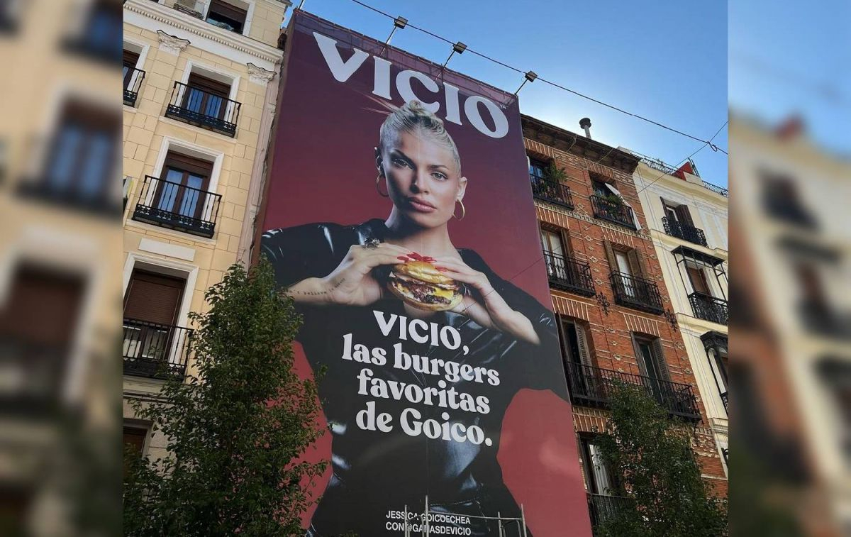 Campaña de la cadena de hamburguesas Vicio, con Jessica Goicoechea, en la que hacen un juego de palabras para referirse a su competencia, Goiko / VICIO