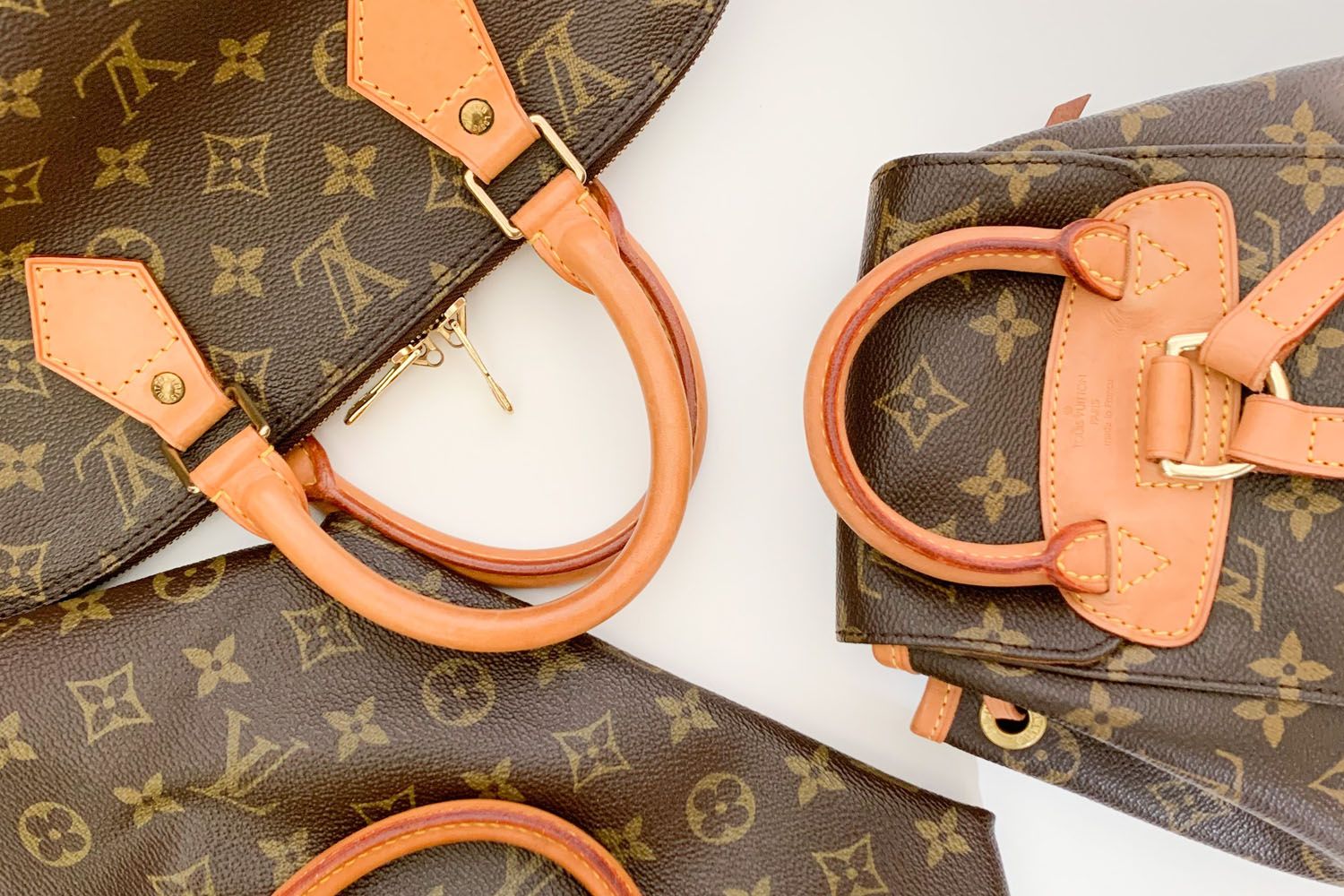 Tres bolsos de la marca de moda Louis Vuitton / PEXELS
