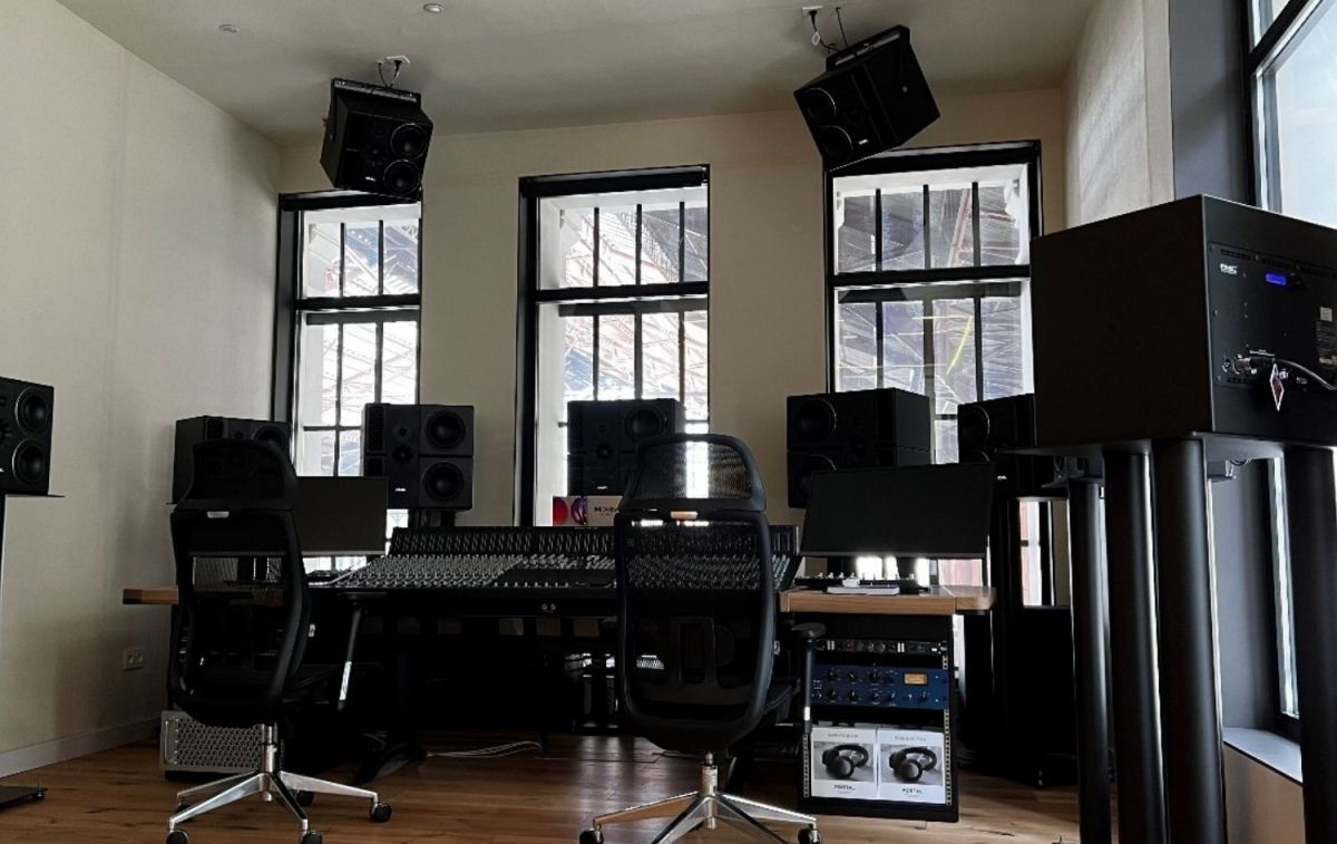 Sala con tecnología Dolby Atmos en las oficinas de Warner Music Spain / WARNER MUSIC
