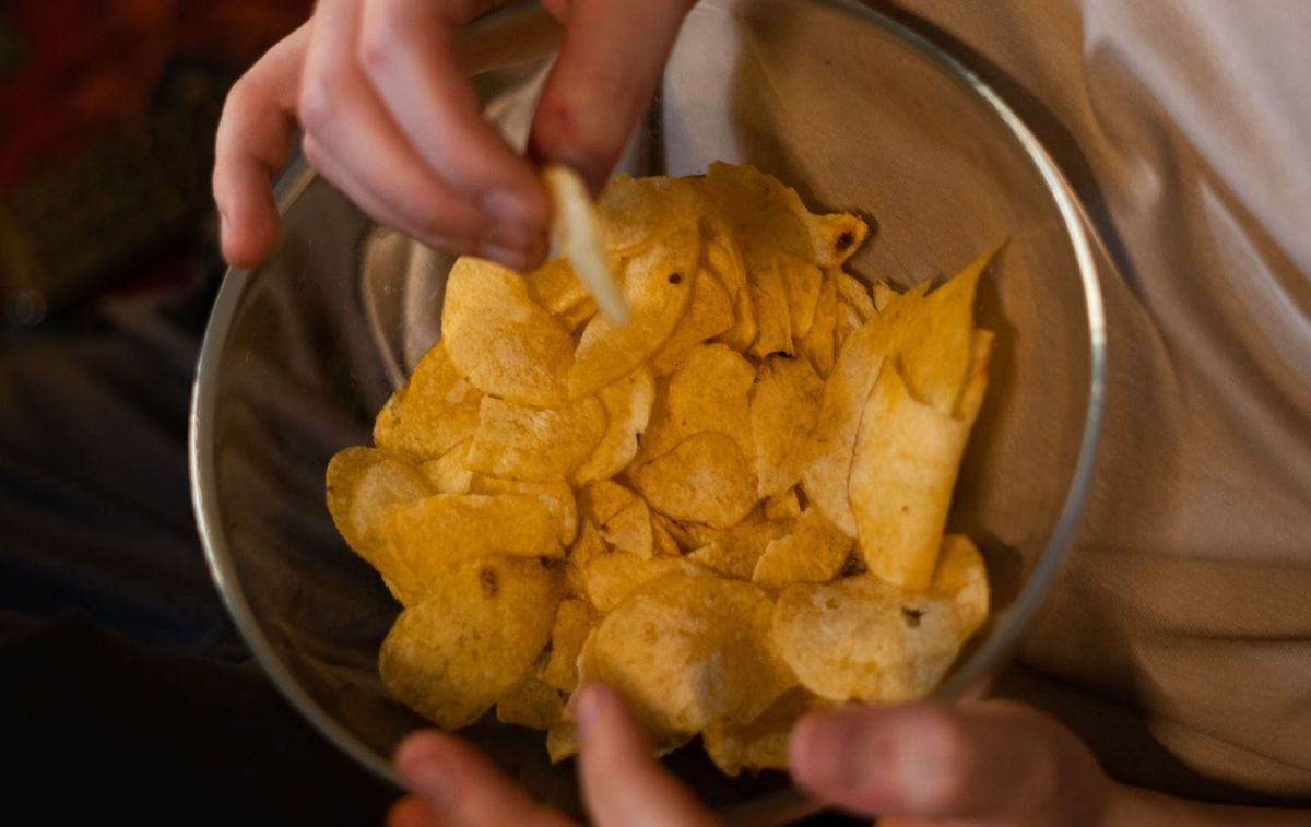 Un bol con patatas fritas de bolsa / PEXELS Un bol con patatas fritas de bolsa / PEXELS