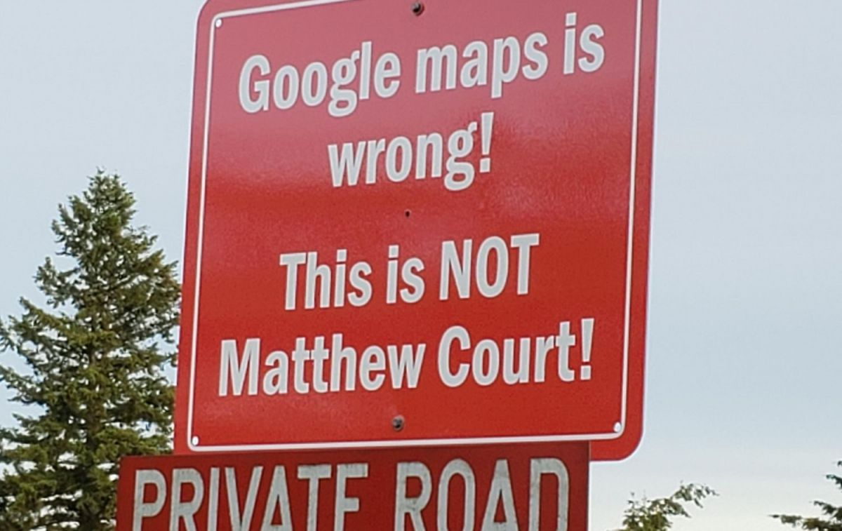 Un cartel que avisa que Google Maps está equivocado / Jules Grandin
