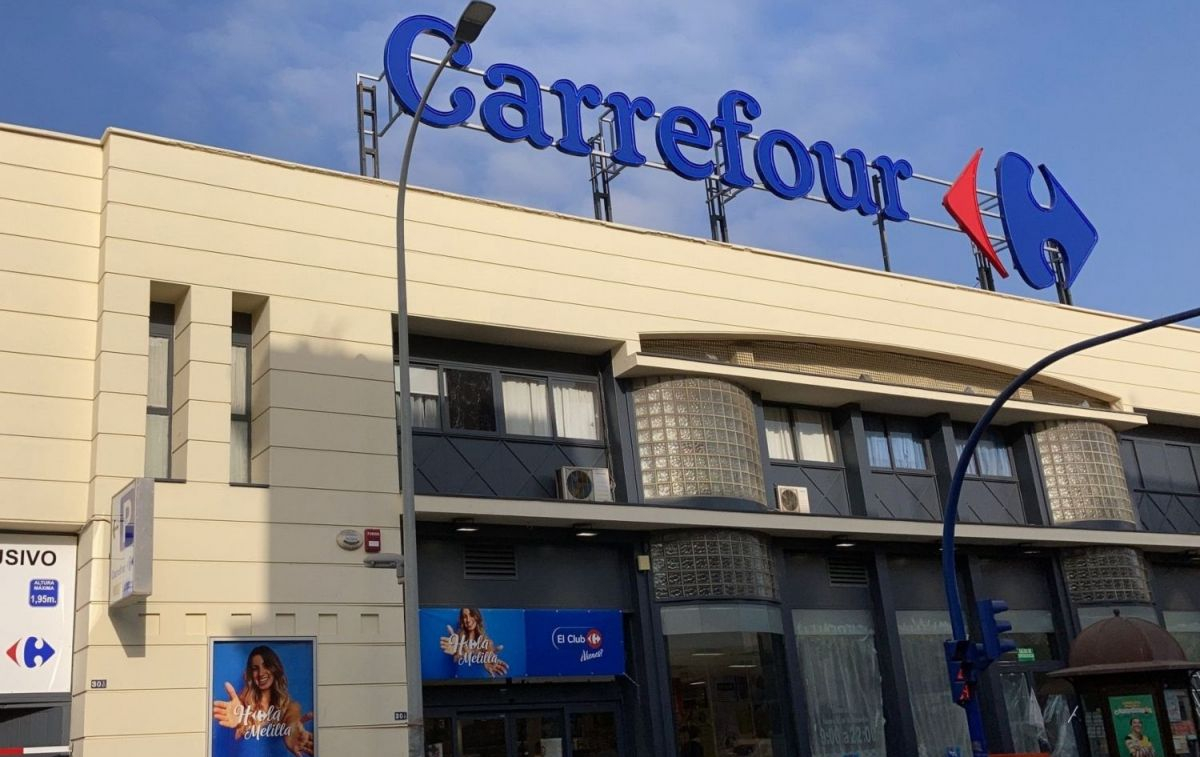 Un supermercado Carrefour donde se vende alimentos de "primera necesidad"   / EP