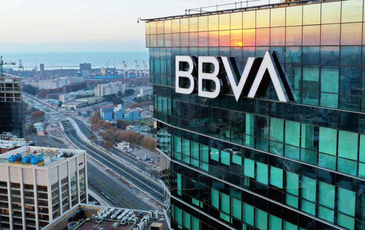 Un edificio del banco BBVA, que ha sido multado por una brecha de seguridad / EUROPA PRESS - BBVA