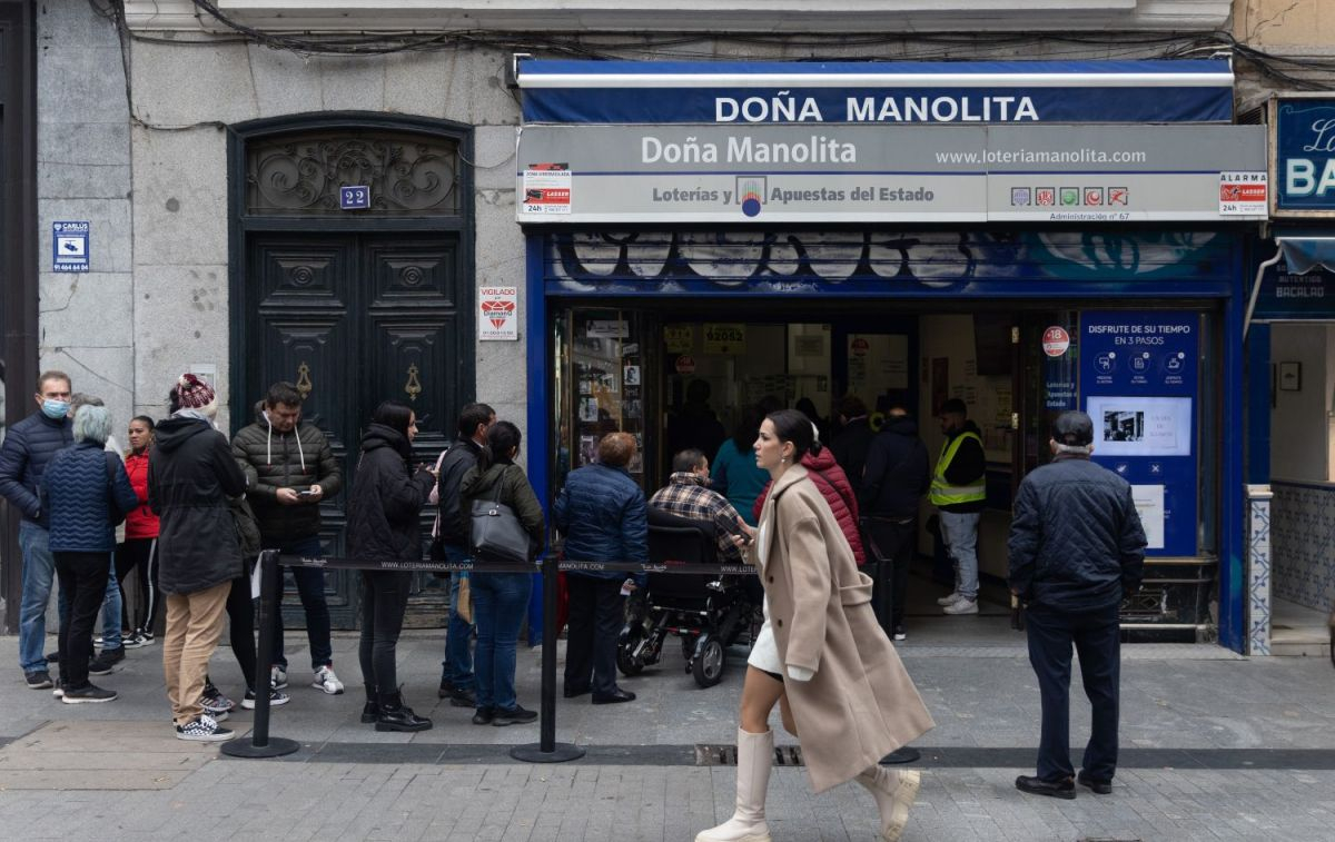 Colas en Doña Manolita / EUROPA PRESS