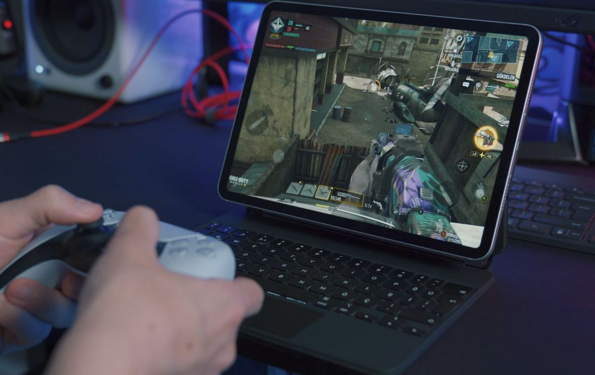 Una persona juega al 'Call of Duty' en su PC / UNSPLASH