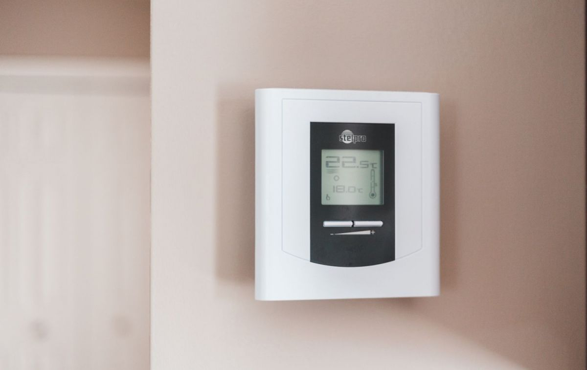 Un aparato mide la temperatura en el hogar / UNSPLASH