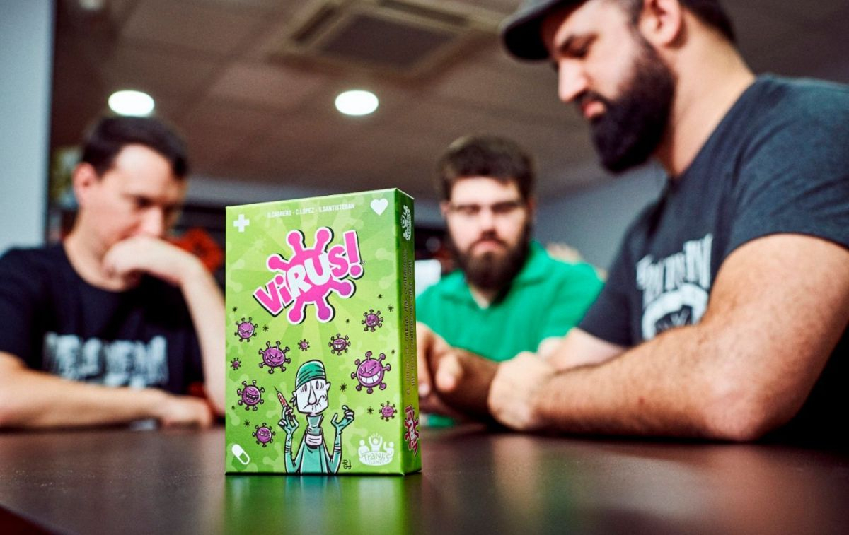 Domingo Cabrero, Carlos López y Santi Santisteban, creadores del juego 'Virus' / TRANJIS GAMES