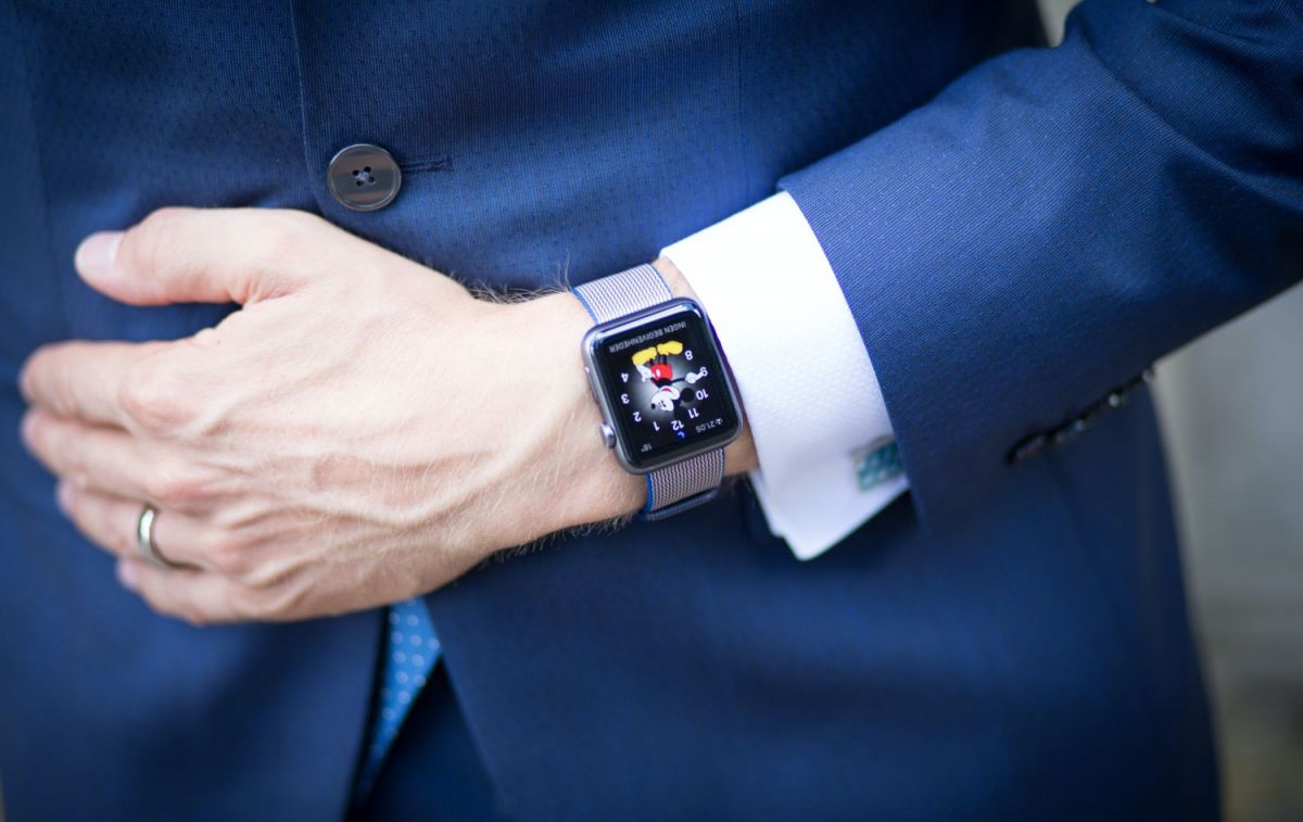 Un hombre con un 'smartwatch' / PEXELS