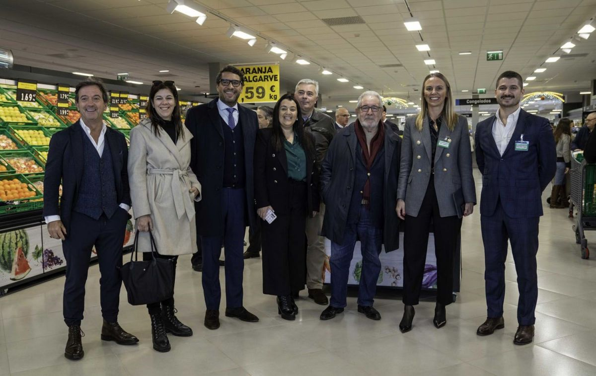 Ejecutivos durante la inauguración del nuevo Mercadona de Oeiras (Lisboa) / EFE