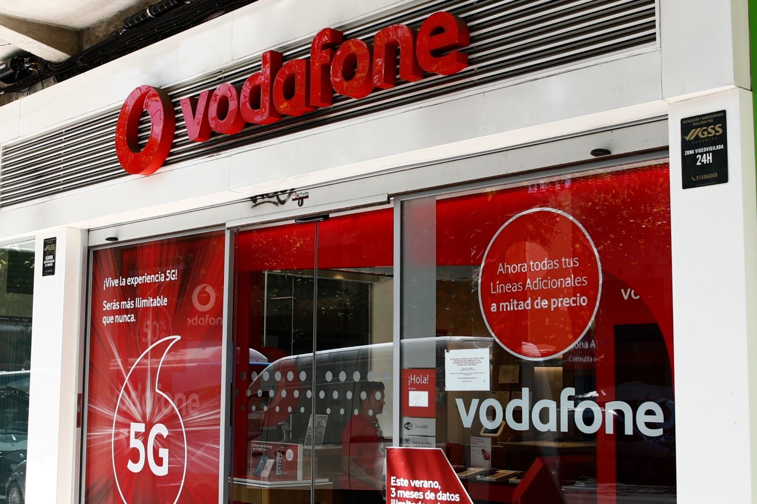 Una tienda de Vodafone, empresa que cobra el servicio de chat Cupido / EP - EDUARDO PARRA