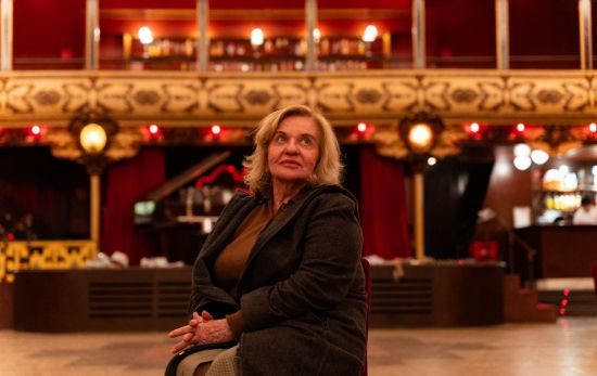 Mercè March, en el centro de la sala de baile / Luis Miguel Añón (CG) Mercè March, en el centro de la sala de baile / Luis Miguel Añón (CG)