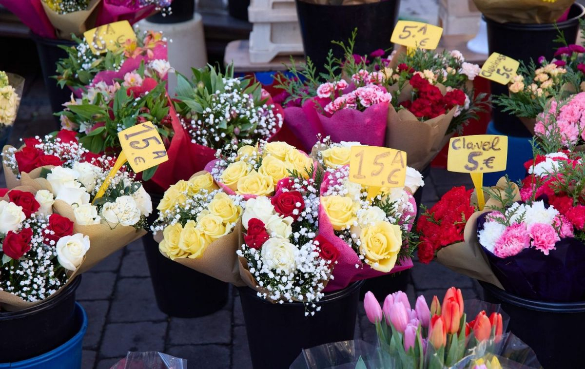 Las floristerías son algunos de los negocios que reparten con Shopopop / EP