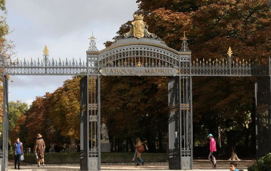 Una de las puertas del Parque del Retiro de Madrid / EP