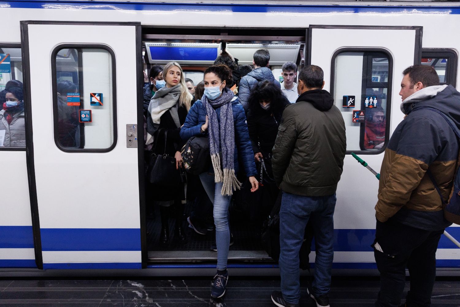 El uso de las mascarillas en transporte público deja de ser obligatorio / EP