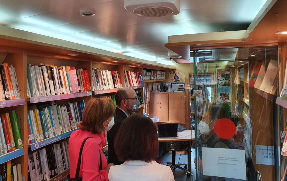 El interior de uno de los bibliobuses / AYUNTAMIENTODEMADRID