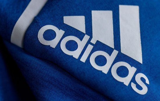 El logo de Adidas / DANIEL KARMANN - DPA El logo de Adidas / DANIEL KARMANN - DPA