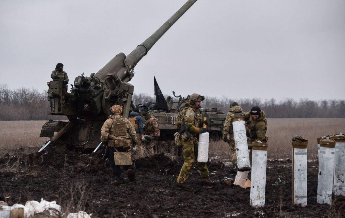Tropas ucranianas se preparan para disparar / EUROPA PRESS - MADELEINE KELLY / ZUMA PRESS / CONTACTOPHOTO 