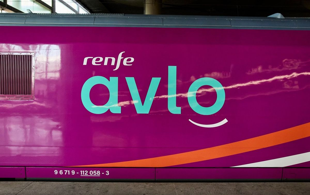Uno de los trenes Avlo, el AVE 'low cost' de Renfe / EP