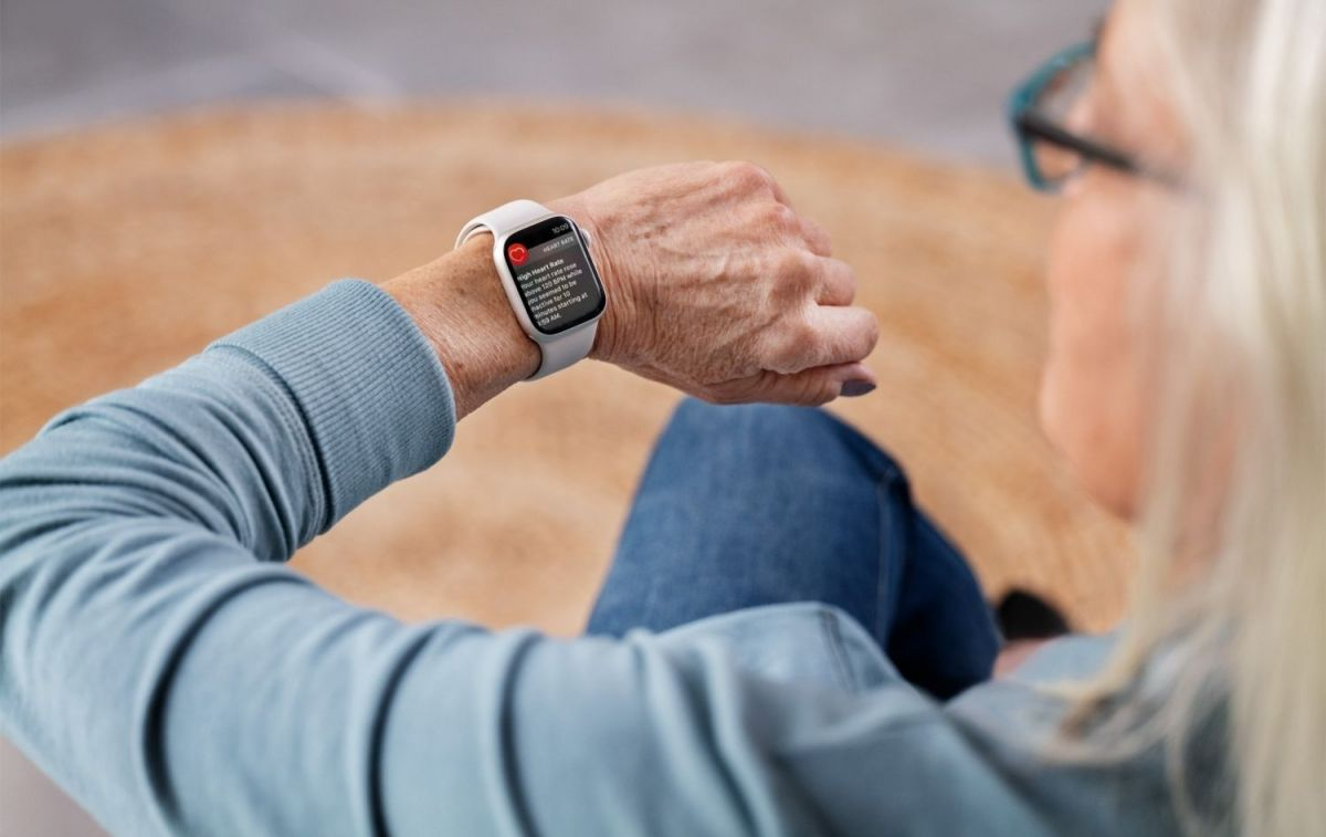 Apple trabaja en un reloj inteligente que medirá la glucosa en la sangre / APPLE- EP
