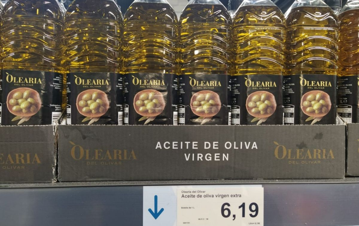 Aceite de oliva virgen extra Olearia del Olivar en un supermercado Aldi / CG