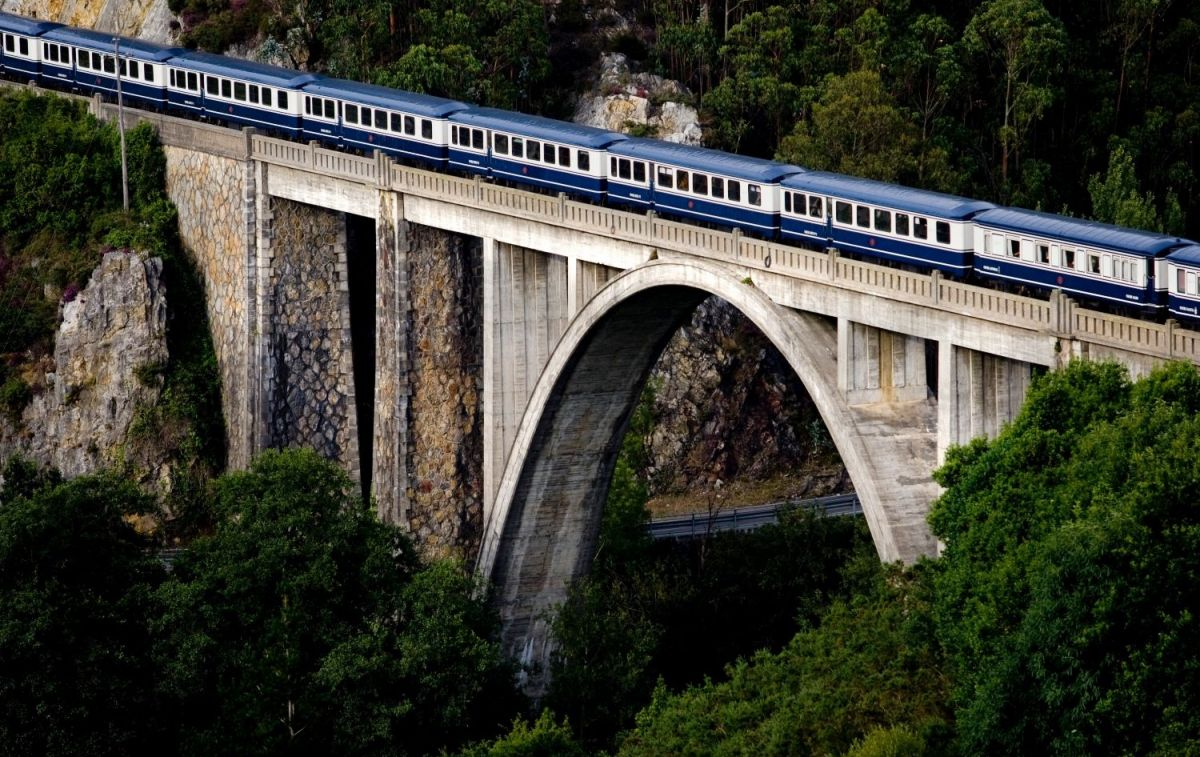 Uno de los trenes turísticos de Renfe / RENFE